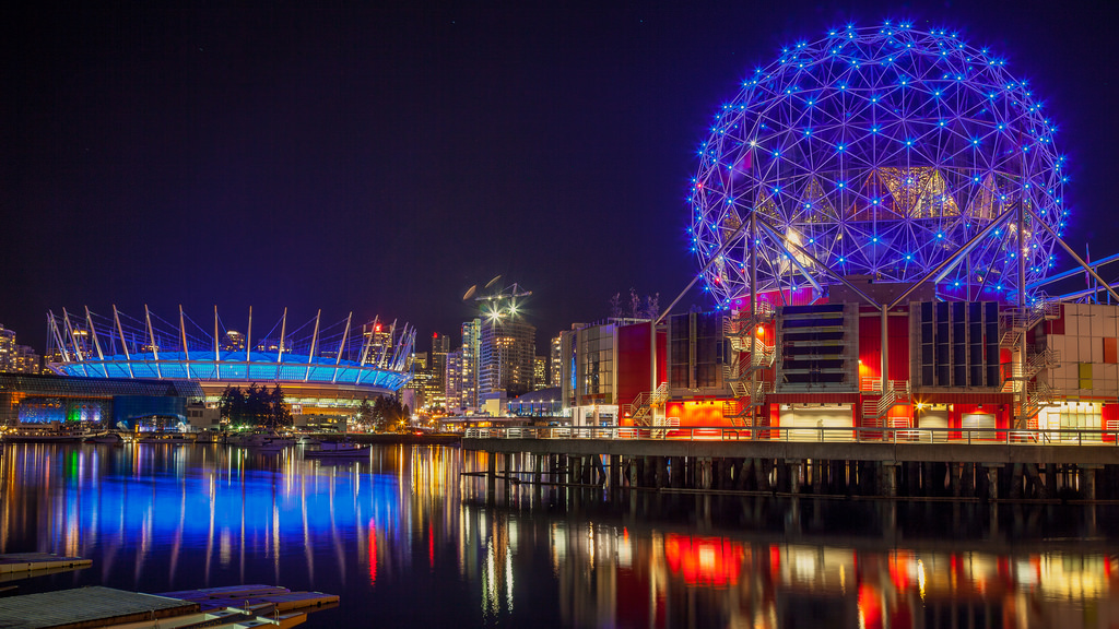 A simple Streamlit app to analyze Vancouver real-estate listings